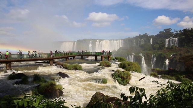 伊瓜苏位于巴西和阿根廷边界之间视频下载