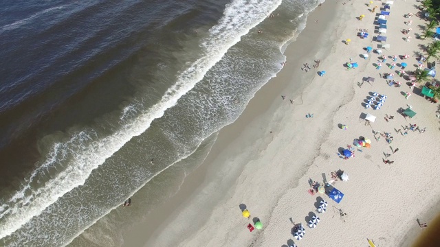 鸟瞰图的海滩- Juquehy视频素材