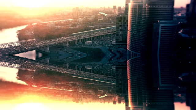 未来城市空中背景。镜面效果视频素材