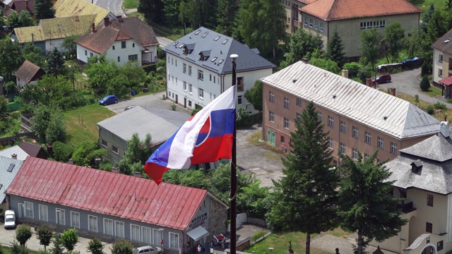 斯洛伐克国旗在风中飘扬视频素材