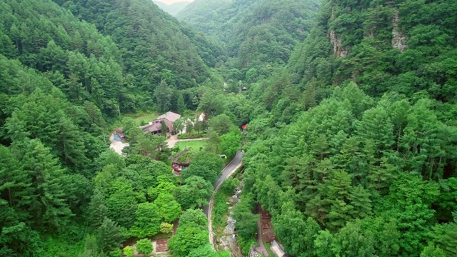 韩国江原道Jeongseon县的Hwaam矿泉风景视频素材