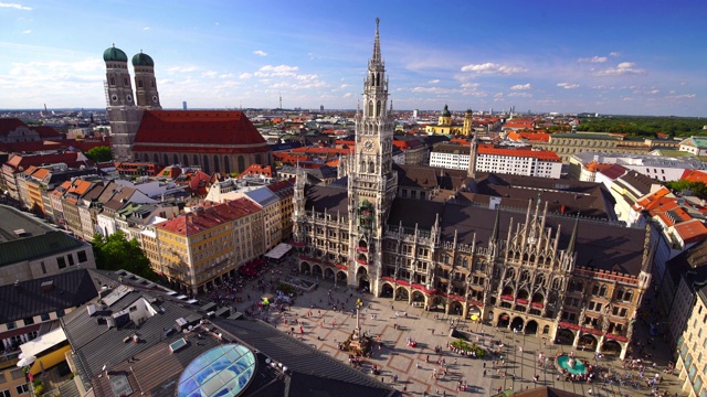慕尼黑天际线与马里恩广场市政厅视频下载