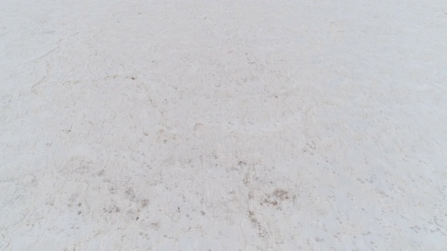 Badwater盆地盐滩的鸟瞰图视频下载