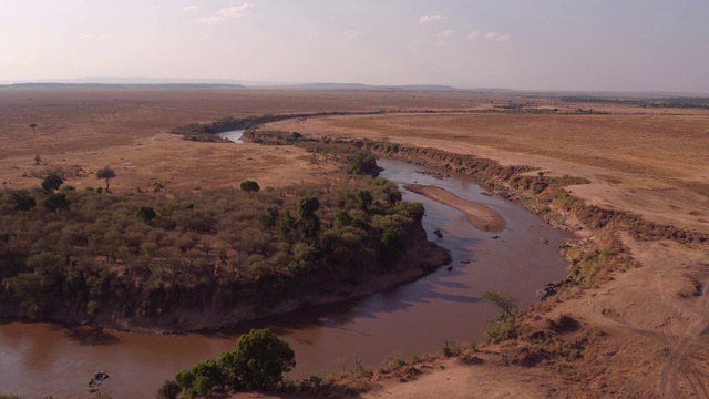 马拉河和大草原的航拍视频下载