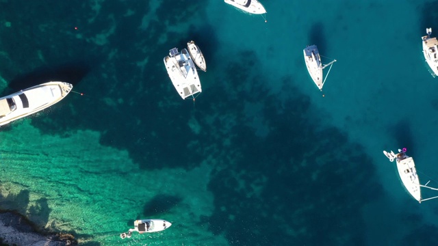 克罗地亚的船只鸟瞰图视频素材