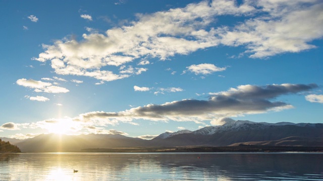 美丽的日出湖特卡波，新西兰，时间流逝视频视频下载