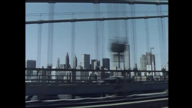 乘客POV在曼哈顿桥上行驶;1975视频素材