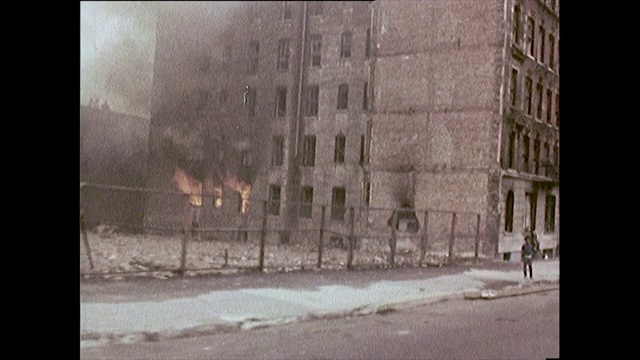 纽约消防局消防员到达火灾现场的顺序;1972视频下载