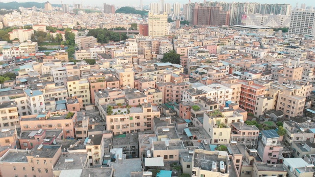建筑密集的中国地区背景上的现代建筑视频素材