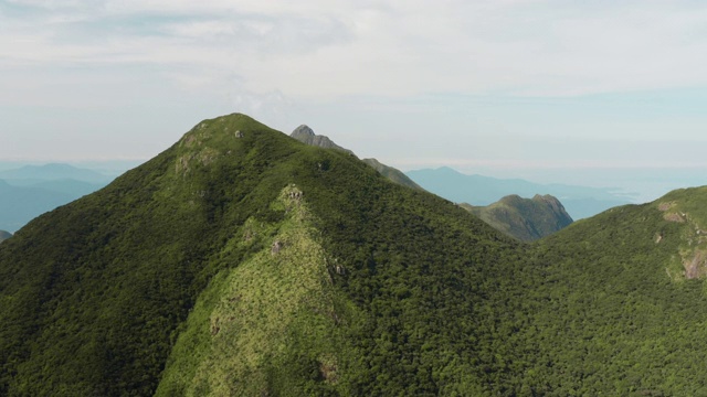 巴西最高的热带雨林山脉，皮科卡拉图瓦和皮科Paraná视频素材