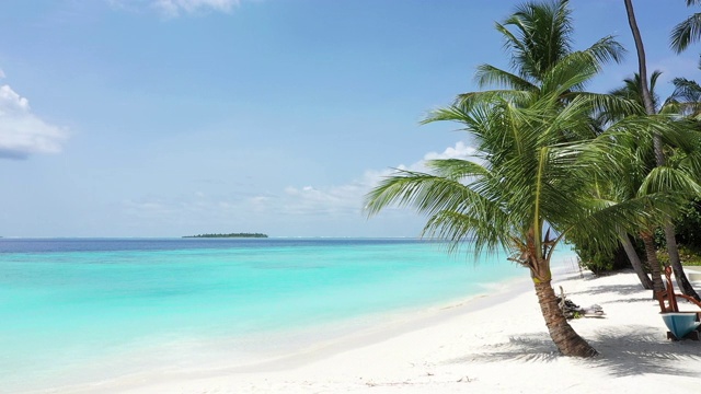 马尔代夫海洋中的热带海滩视频素材