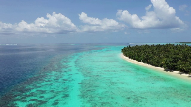 马尔代夫海洋中的热带海滩视频素材