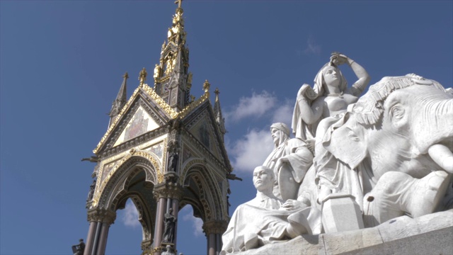 英国，欧洲，伦敦，肯辛顿花园的阿尔伯特纪念碑视频下载