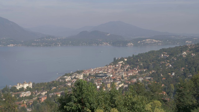 马焦雷湖，位于意大利皮埃蒙特的马焦雷湖，意大利，欧洲视频素材