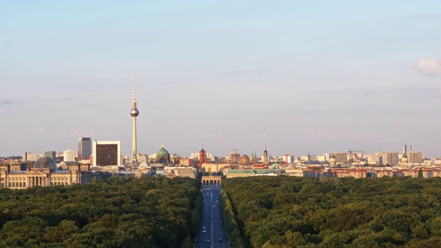 夏天的柏林天际线和蒂尔加滕公园视频素材