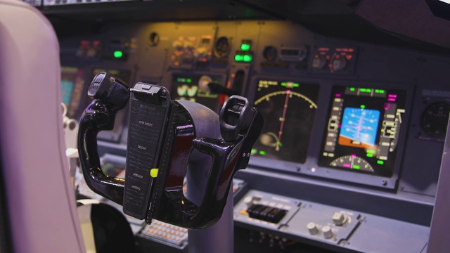 飞机自动驾驶视频素材