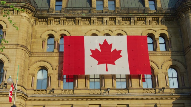 加拿大国旗的朗之万街区，渥太华视频素材