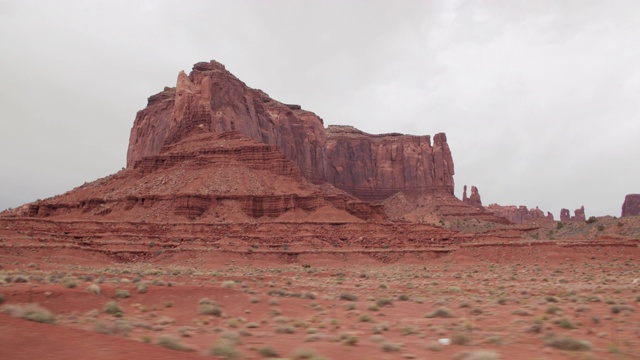 犹他州纪念碑谷跟踪拍摄视频素材