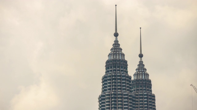 吉隆坡城市晴天著名的塔观景台顶部全景4k时间推移马来西亚视频下载