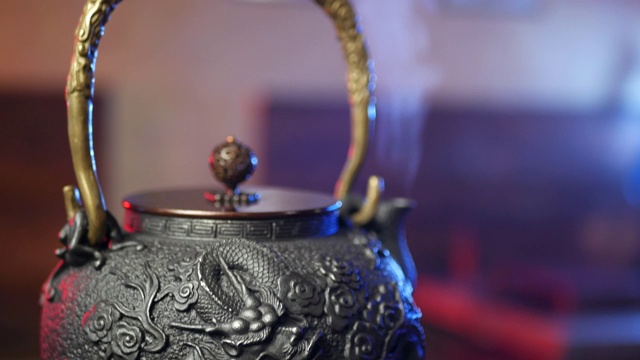 中国传统茶道放在茶桌上，近距离看，视频素材