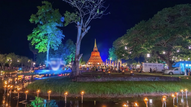 令人惊叹的Loi Kra Tong节日在素可泰历史公园泰国视频下载