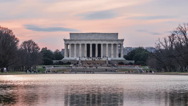 美国华盛顿林肯纪念堂和倒影池的4K时间间隔视频素材