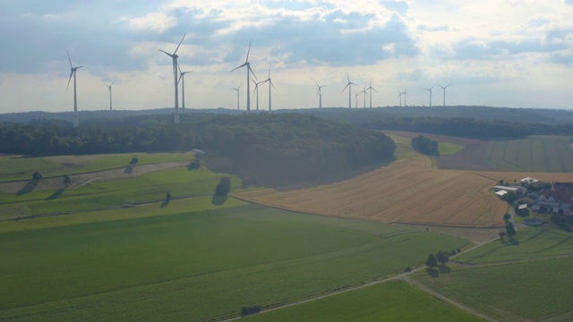 鸟瞰图的风力涡轮机在德国视频素材