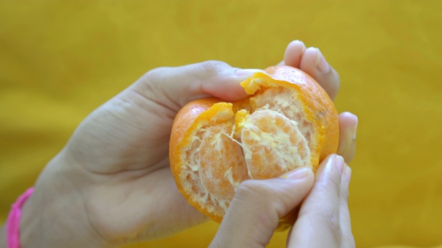 剥橘子视频下载