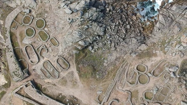 古渔村，卡斯特罗Baroña遗址，西班牙视频下载