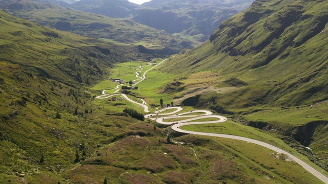阿尔卑斯山口公路，瑞士，欧洲视频下载