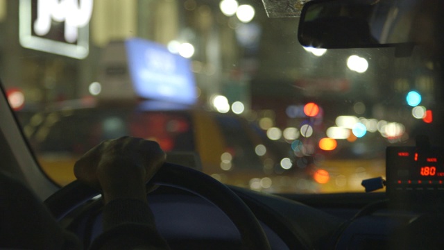纽约市出租车司机，车费上涨，从后座拍摄视频下载