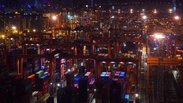 香港商业货柜港口夜间时间的延时视频素材