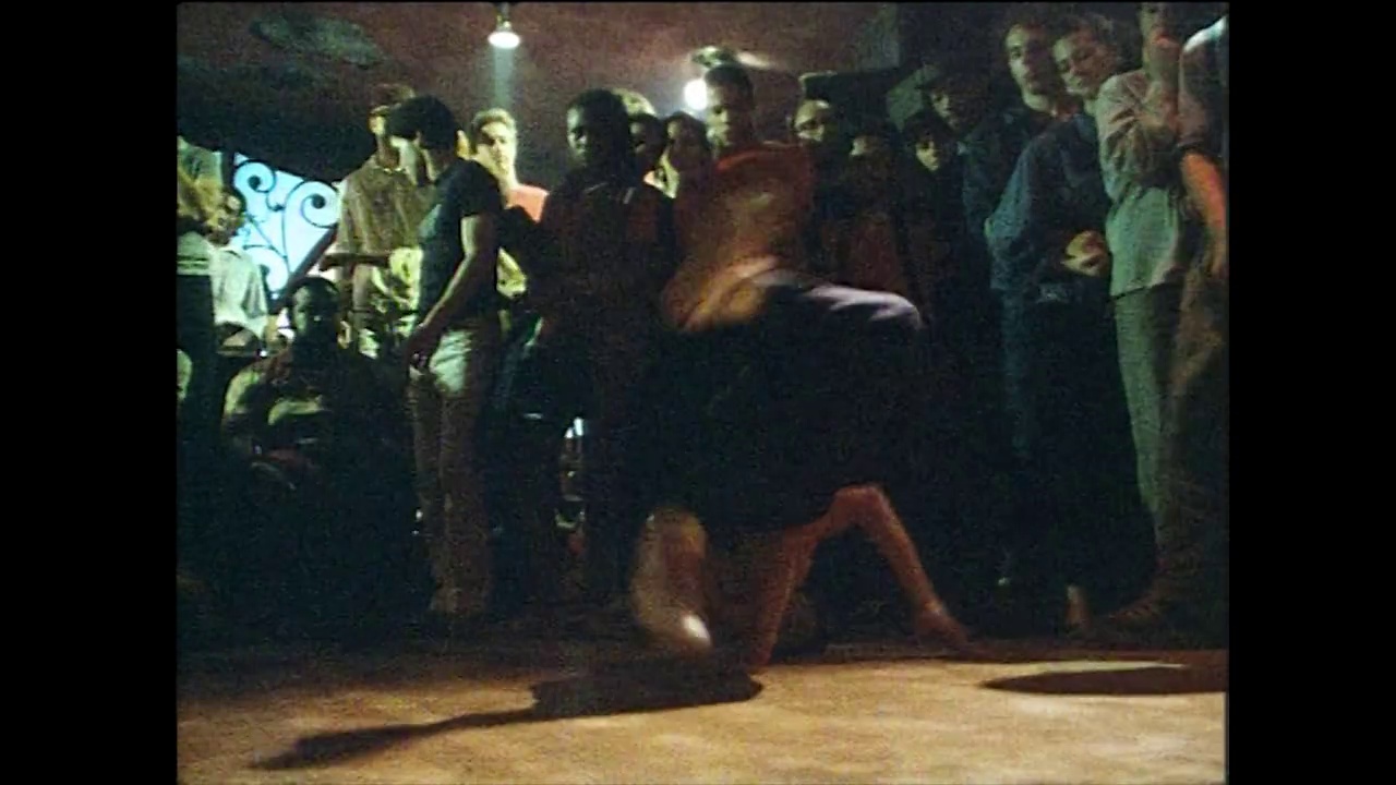 序列显示纽约年轻的霹雳舞男;1984视频下载