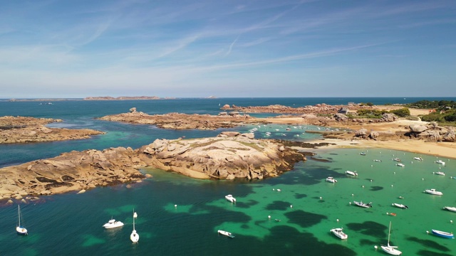 天空中的法国:布列塔尼、特雷加斯特尔和令人惊叹的“花岗岩玫瑰海岸”视频下载