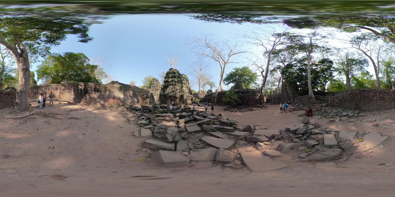 360 VR /人们参观塔普罗姆寺视频素材