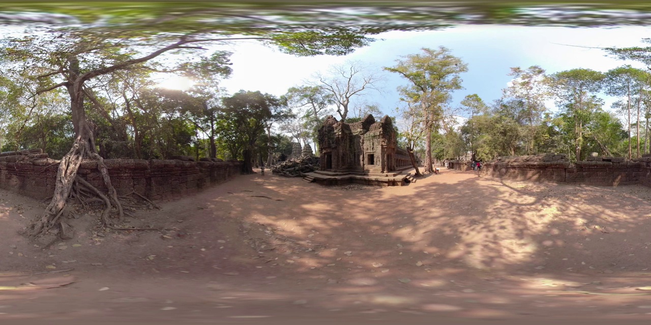 360 VR /人们参观塔普罗姆寺视频素材