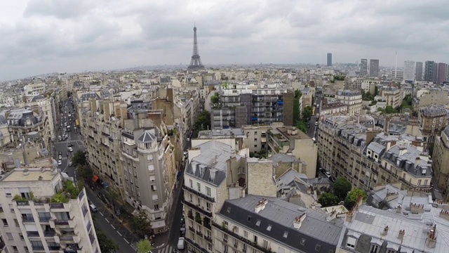 法国巴黎埃菲尔铁塔的城市景观视频素材