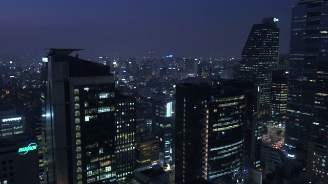 韩国首尔江南区德黑兰路夜景视频下载