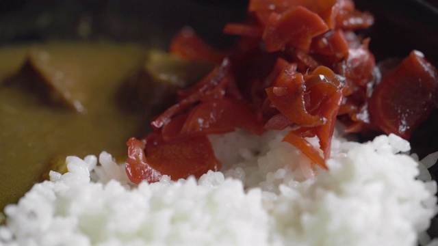 CU锅日式咖哩牛肉饭视频素材
