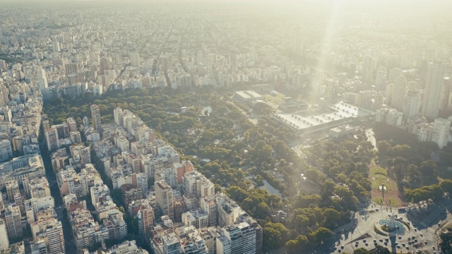 布宜诺斯艾利斯城市景观，大宪章纪念碑和四个地区视频下载