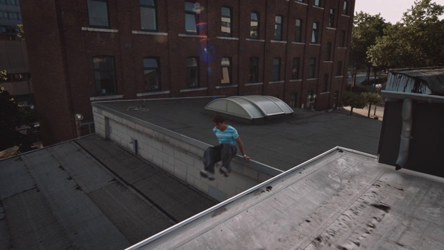 屋顶上的自由人视频下载