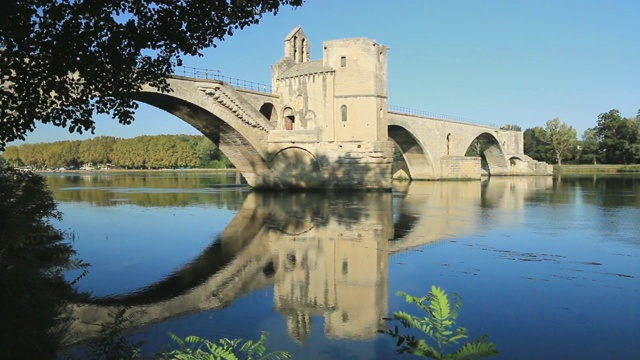 著名的阿维尼翁桥。普罗旺斯,法国。视频素材