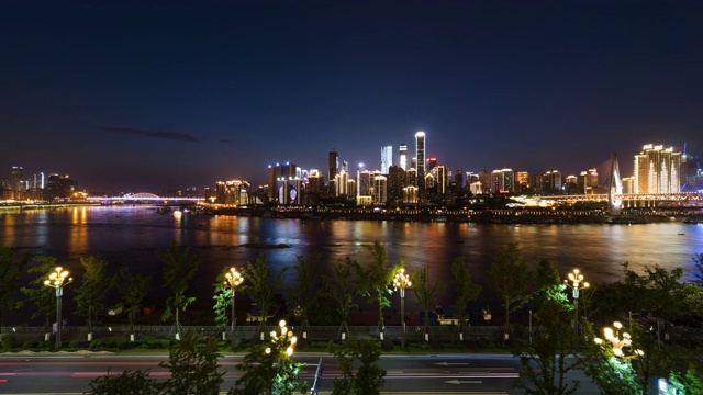 T/L WS HA Downtown River City Skyline Dusk to Night Transition /重庆，中国视频下载