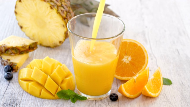 菠萝、芒果和橙汁视频下载