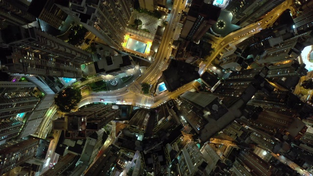 放大夜间的城市街道视频素材