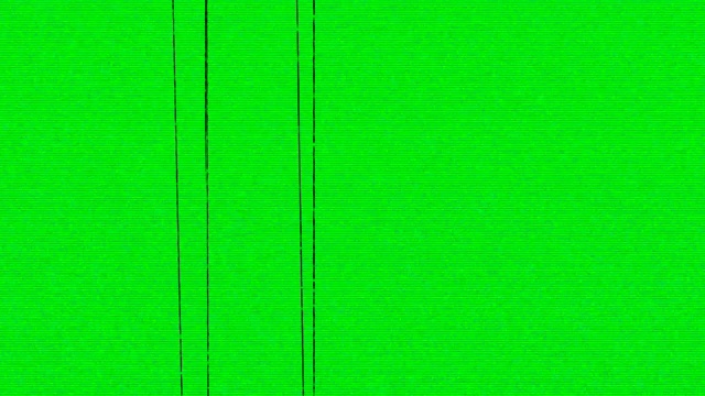 绿色复古老垃圾胶片带框架背景，老电影损坏闪烁效果，复古电影glitch效果斑点和灰尘上的色度键视频素材