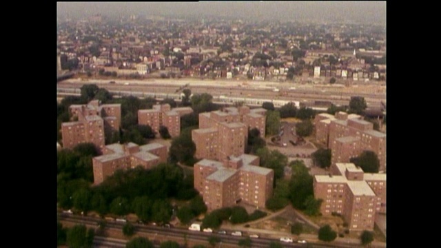 Cabrini绿色住宅项目鸟瞰图;芝加哥,1989视频下载