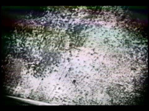一张蒙太奇照片显示了齐柏林飞艇在新泽西州莱克赫斯特的一个飞机跑道上飞行和降落的几张照片。视频素材