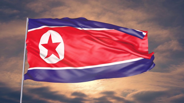 在太阳和云彩的天空下，朝鲜国旗的动画视频素材