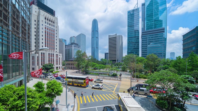 香港市区街道的时间流逝。亚洲智慧城市的金融区和商业中心。摩天楼和高楼大厦在中午。视频素材
